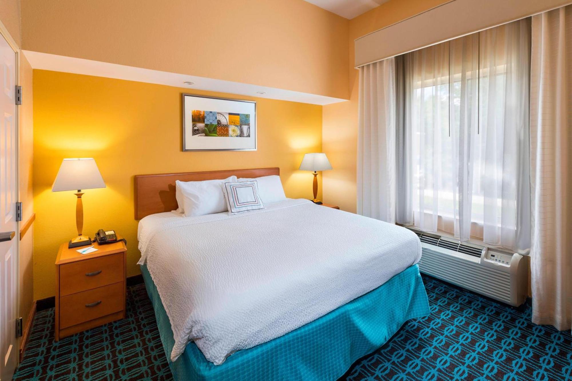 Fairfield Inn & Suites Марианна Екстериор снимка