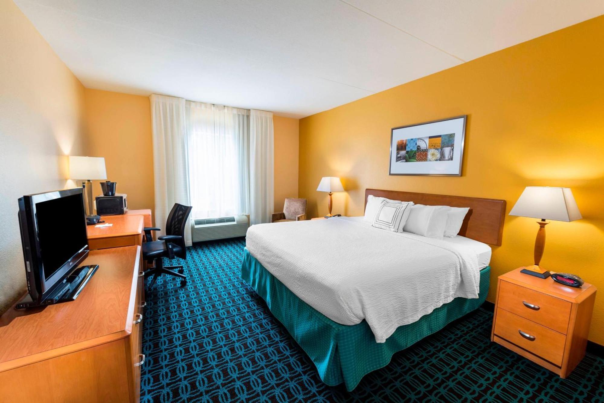Fairfield Inn & Suites Марианна Екстериор снимка