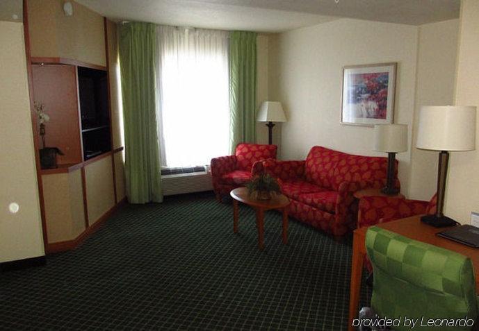 Fairfield Inn & Suites Марианна Екстериор снимка