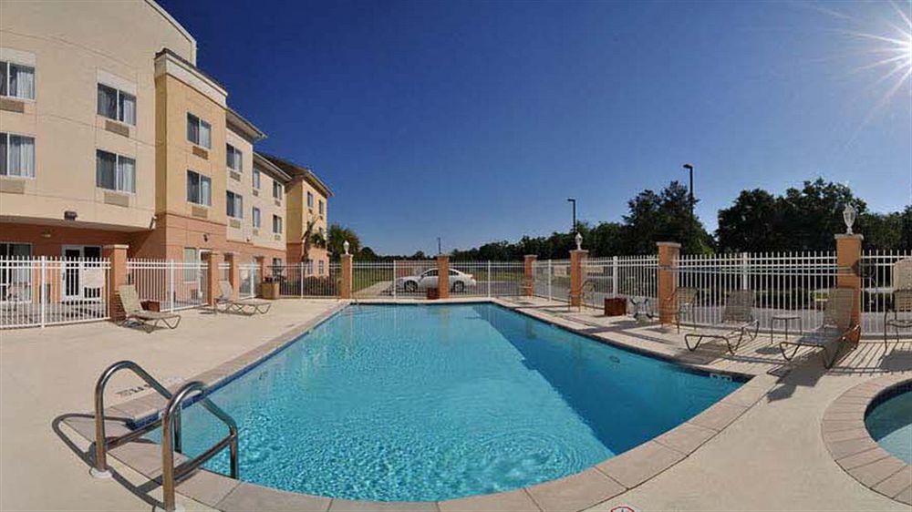 Fairfield Inn & Suites Марианна Екстериор снимка