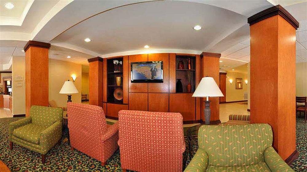 Fairfield Inn & Suites Марианна Екстериор снимка