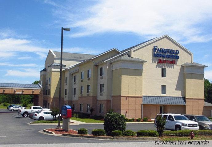 Fairfield Inn & Suites Марианна Екстериор снимка