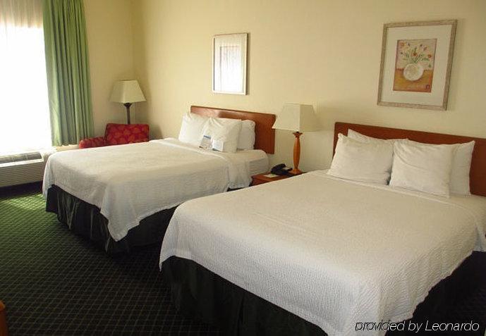 Fairfield Inn & Suites Марианна Екстериор снимка
