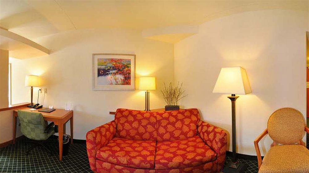 Fairfield Inn & Suites Марианна Екстериор снимка